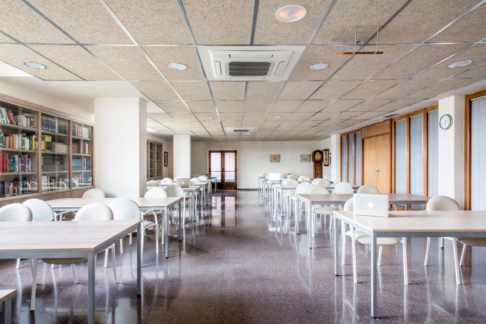 Residencia Universitaria Resa Hernan Cortes サラマンカ エクステリア 写真